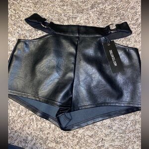 Black Club exx cut out O Ring Leather Shorts